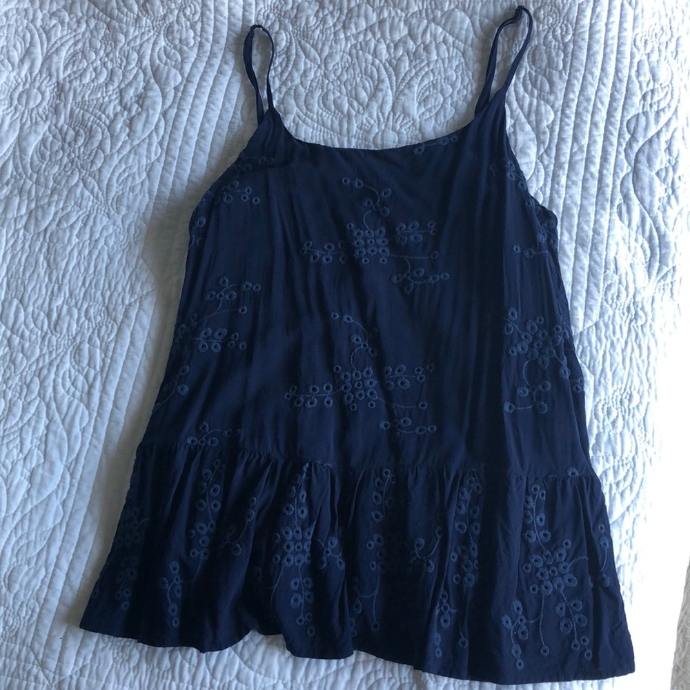 🌸 Navy eyelet swing tank. Fully lined. Sz M.